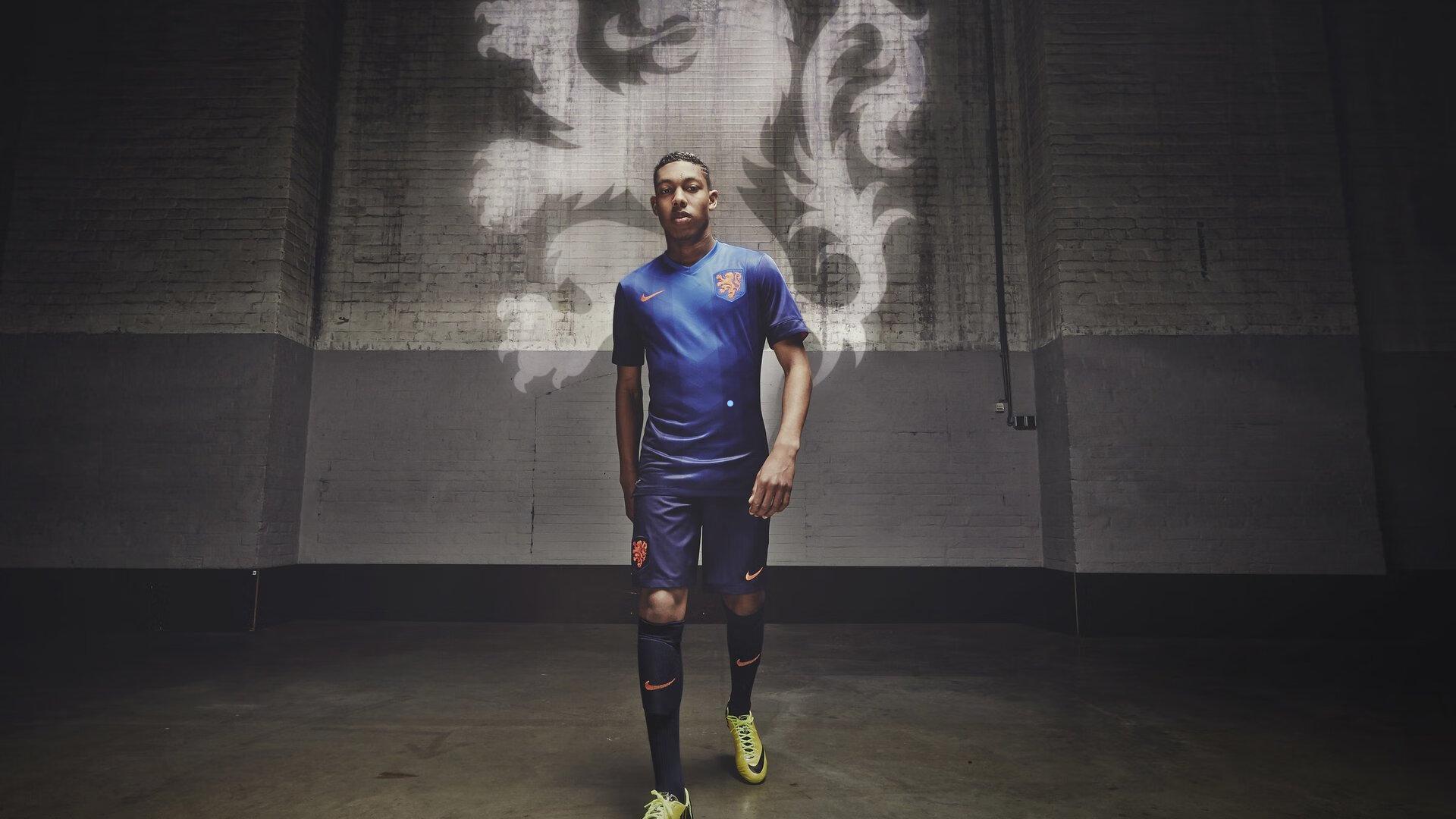 周五意甲焦点对决，残阵比萨以反击战术挑战高压亚特兰大，中场短板或成胜负关键